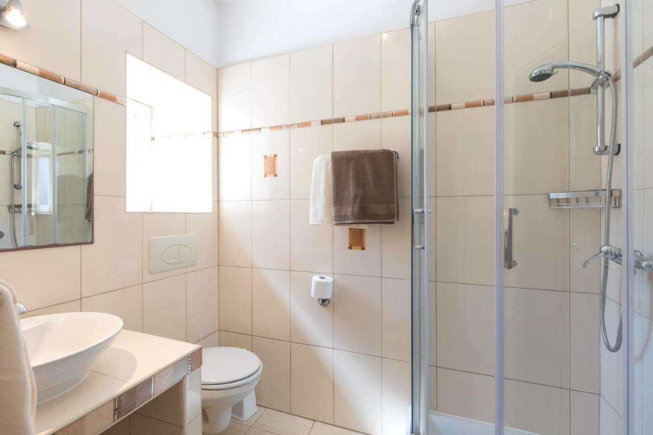 Apartments Ivona Малинска Экстерьер фото