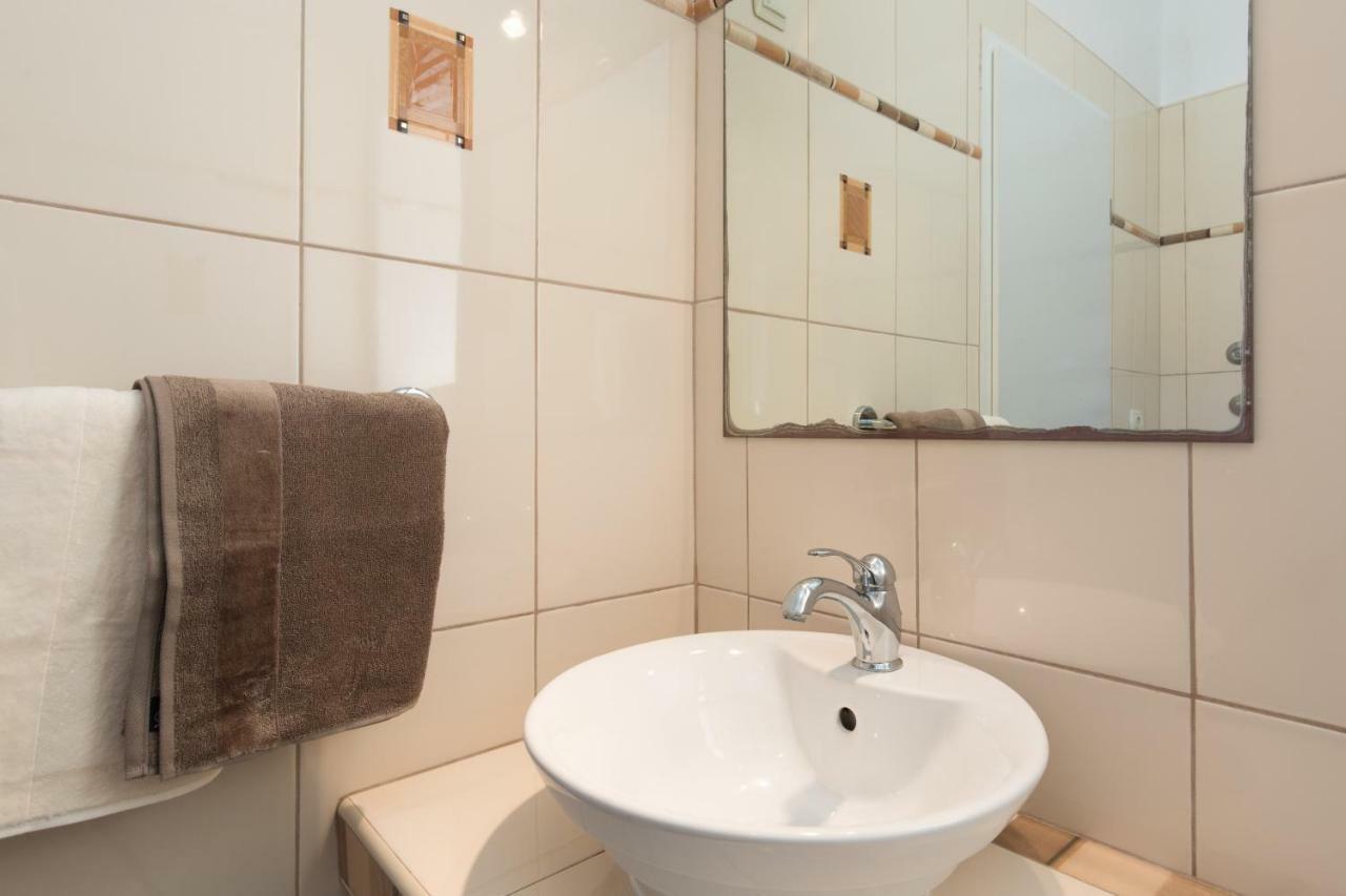 Apartments Ivona Малинска Экстерьер фото