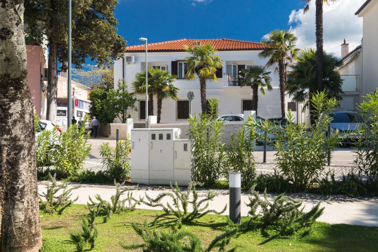 Apartments Ivona Малинска Экстерьер фото