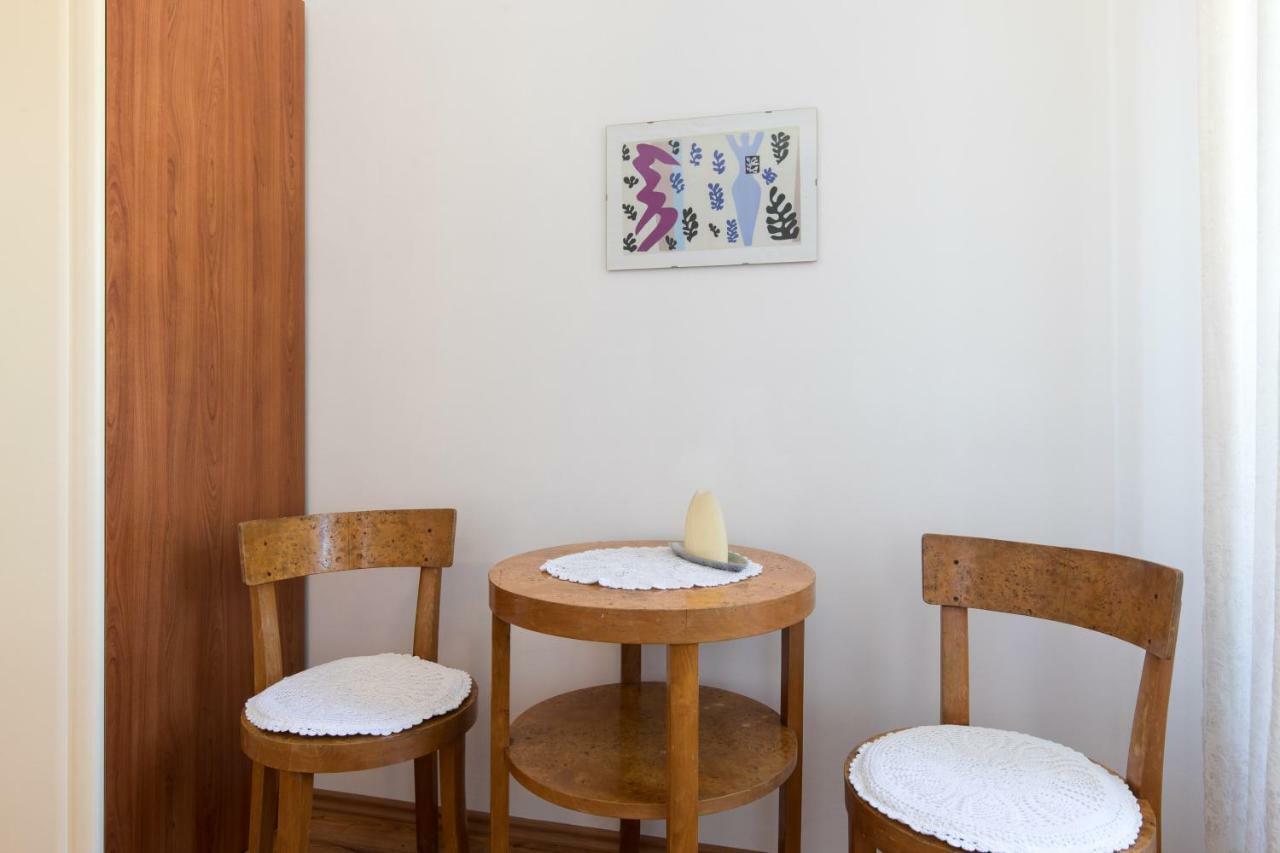 Apartments Ivona Малинска Экстерьер фото