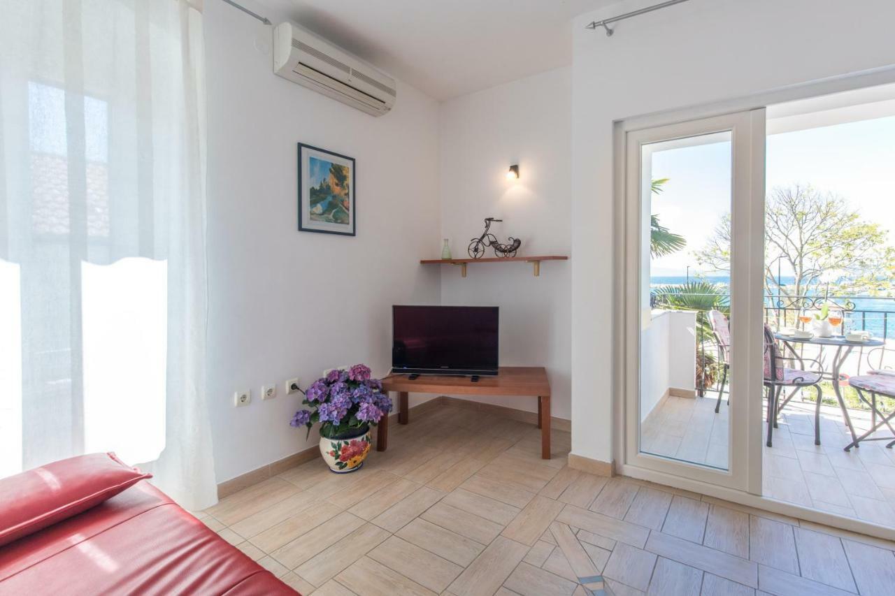 Apartments Ivona Малинска Экстерьер фото