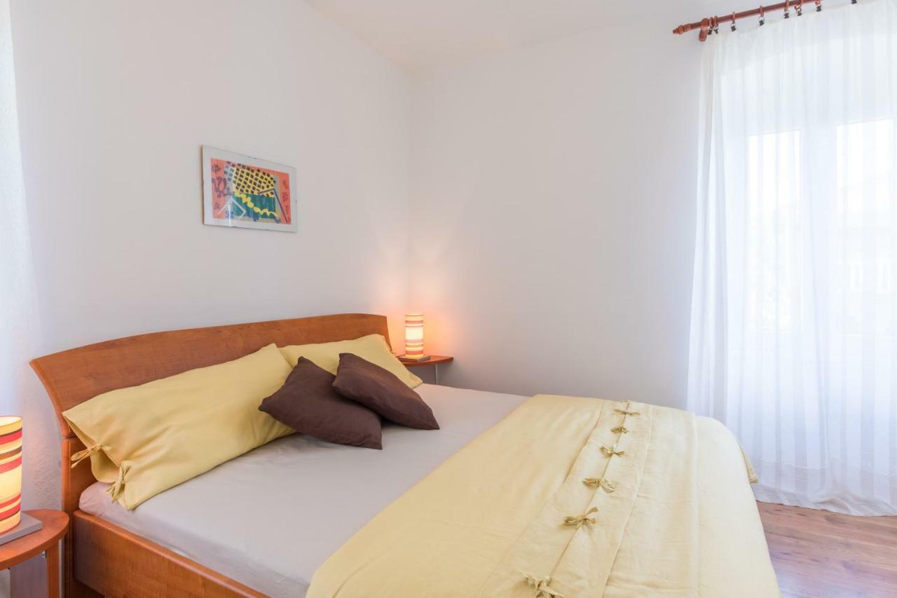 Apartments Ivona Малинска Экстерьер фото